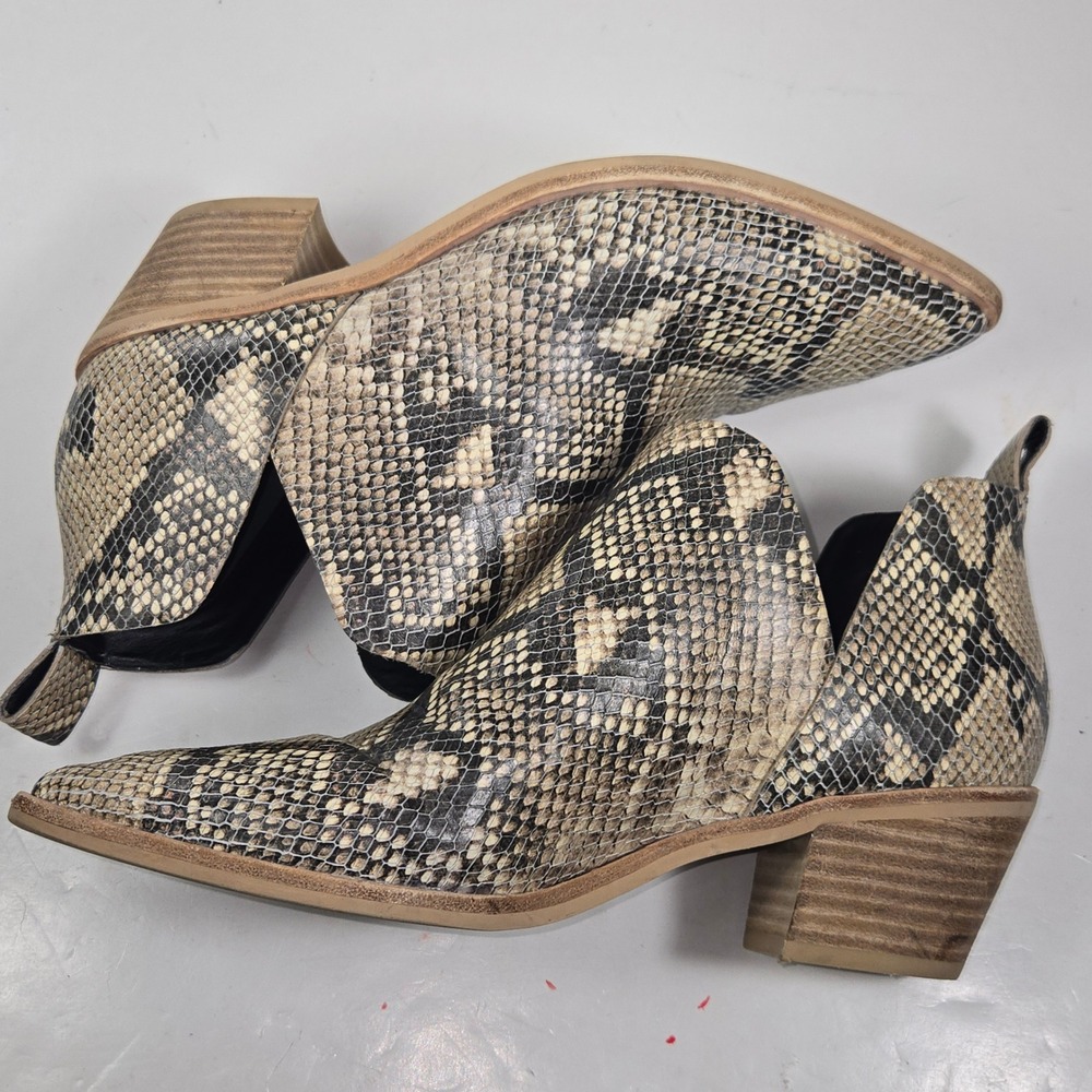 Dolce Vita Snake Print Booties Women 7.5 Tan Grey Pointed Toe V-Cut Ankle - Picture 4 of 8